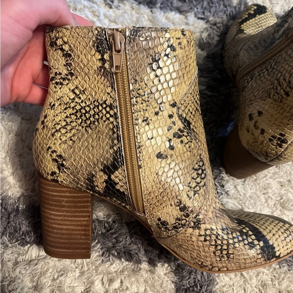 Lucky Brand Sheirin Leather Snake Skin Booties 6 - Picture 3 of 8